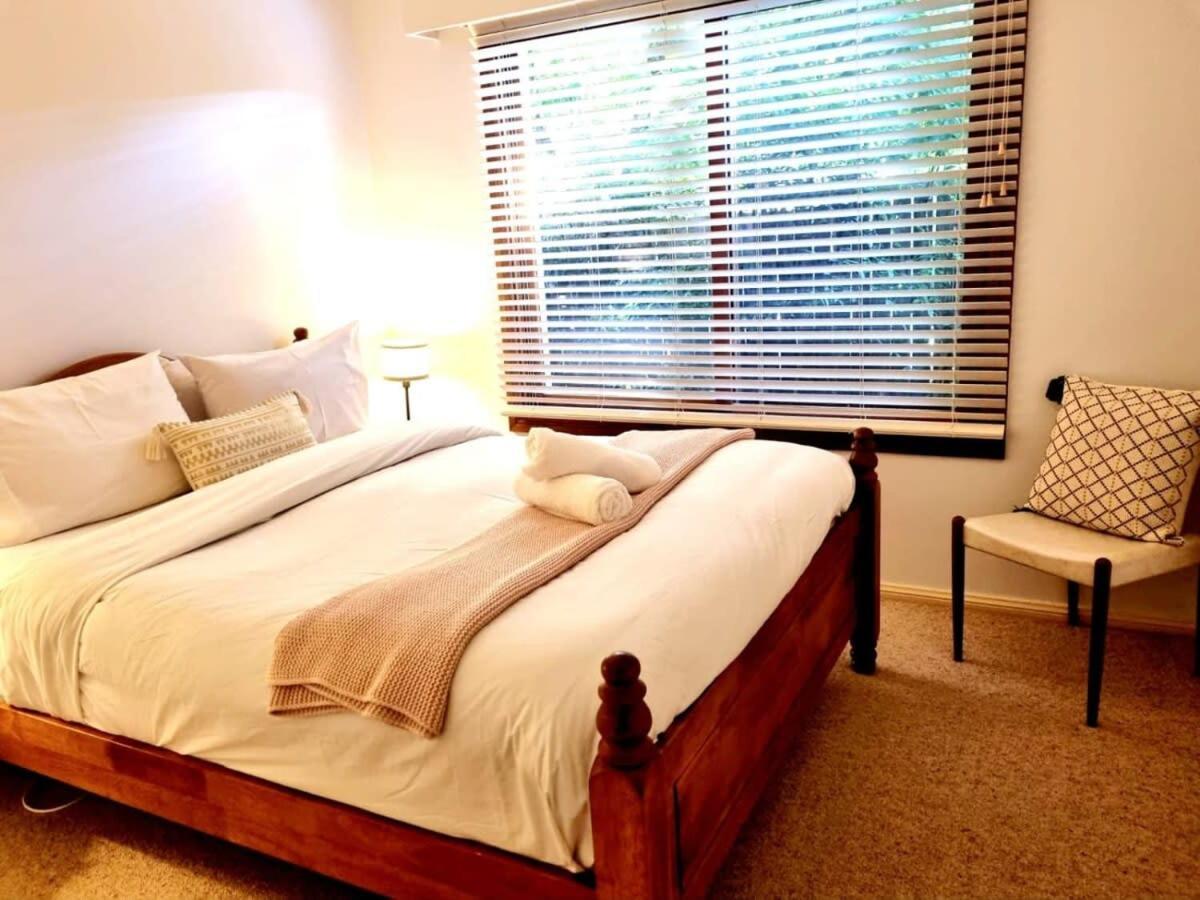3 Bdrm 2 Bthrm House Close To Canberra Cbd & Anu ภายนอก รูปภาพ