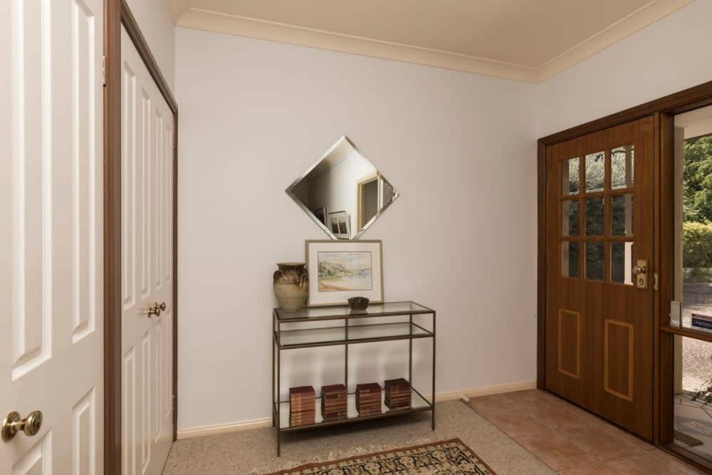 3 Bdrm 2 Bthrm House Close To Canberra Cbd & Anu ภายนอก รูปภาพ